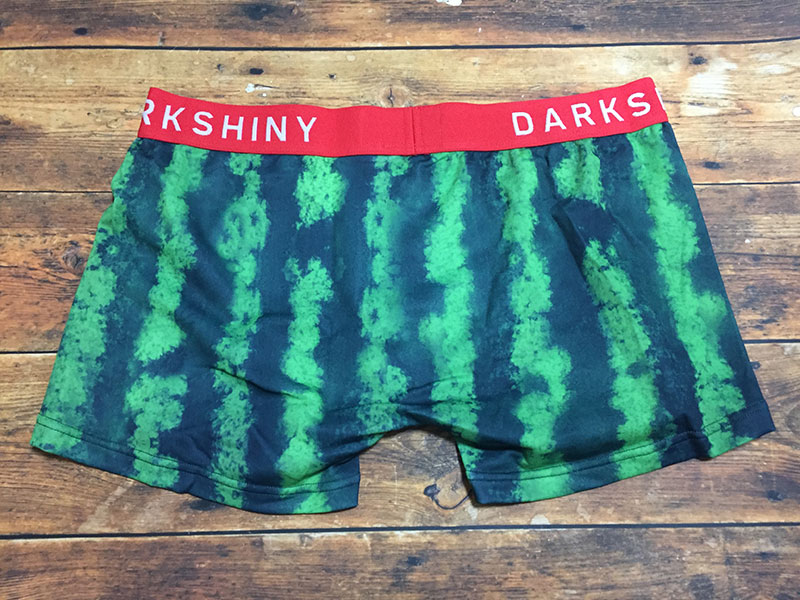 『DARK SHINY(ダークシャイニー)』のボクサーパンツのバック